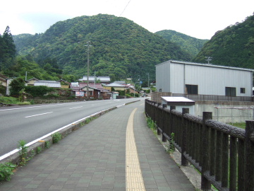 ־줫