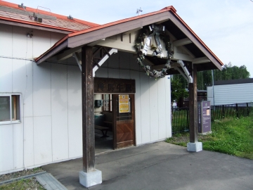 ϵ